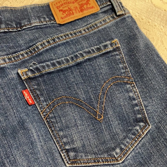 Classic Blue Denim Jeans — Ready for Everyday Style - Picture 7 of 9